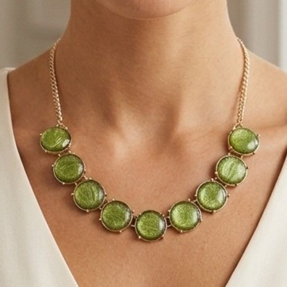 Green Shimmer Statement Necklace Gold Tone Circular Linked Collar Retro Style